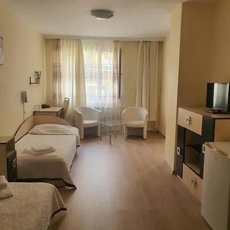 Family Хотел 3*