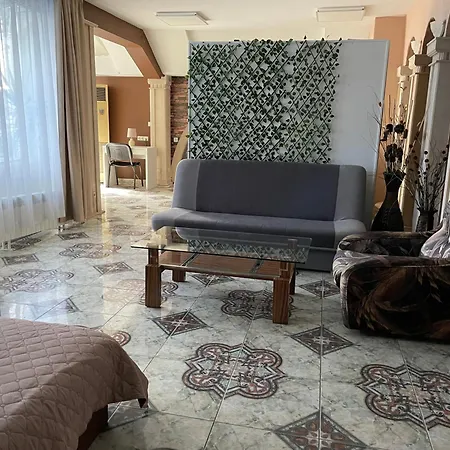 Family 3* Μπουργκάς